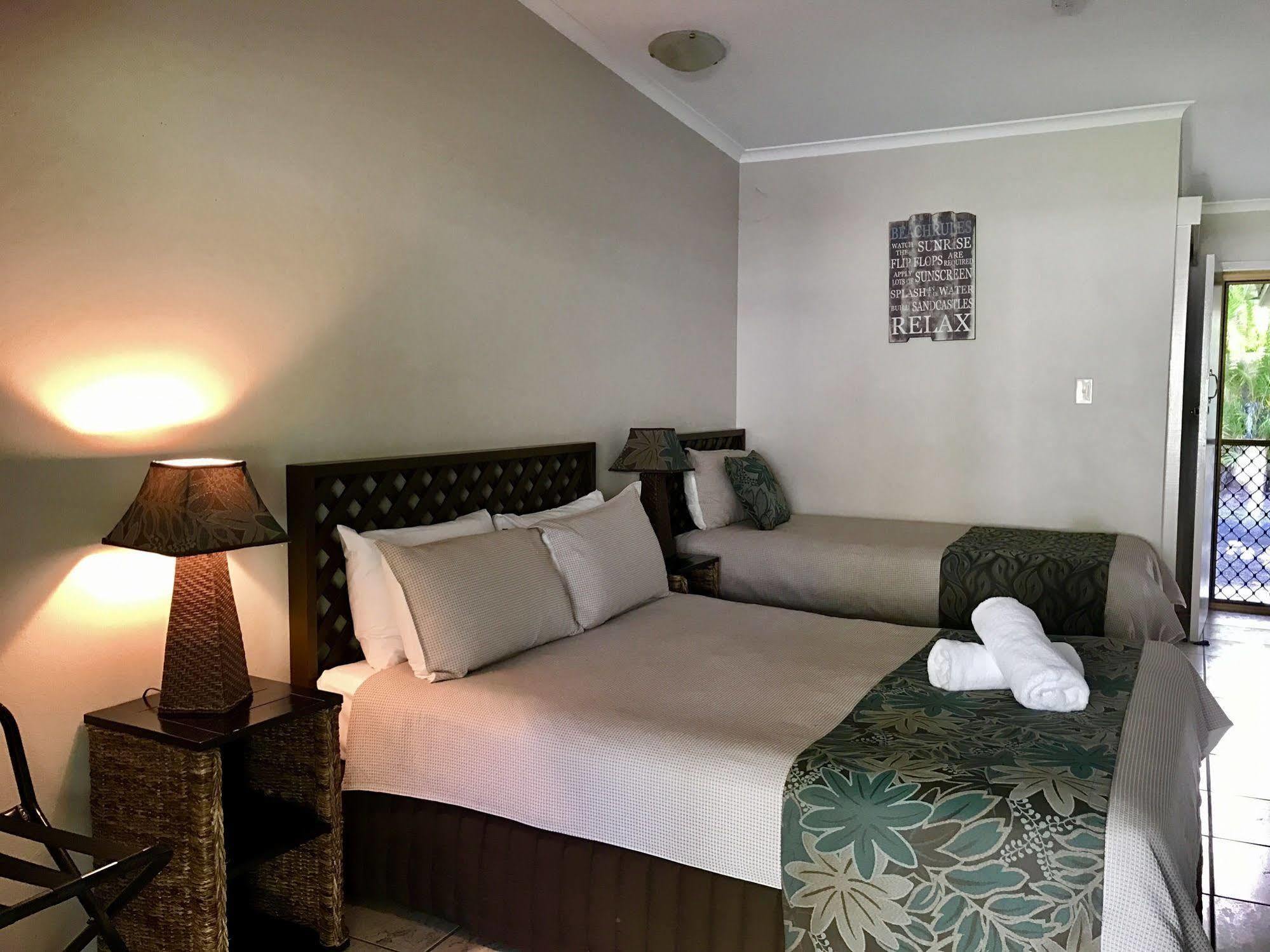 Bramston Beach Motel 외부 사진