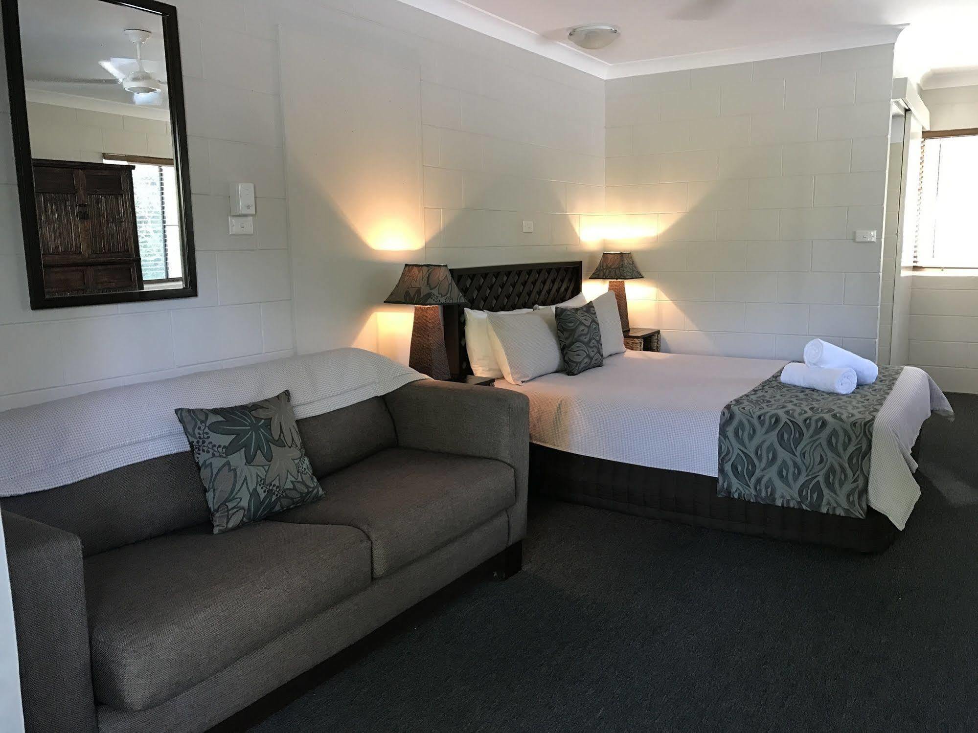 Bramston Beach Motel 외부 사진