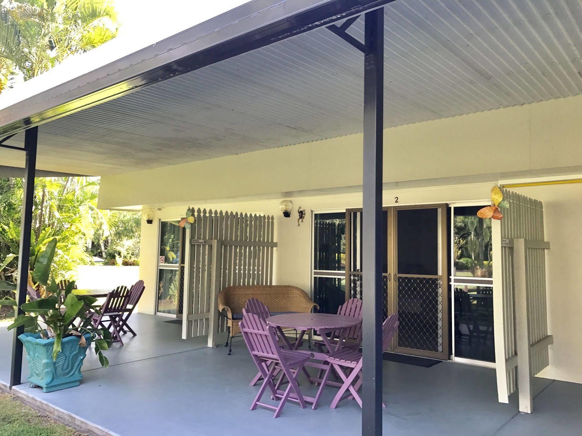 Bramston Beach Motel 외부 사진