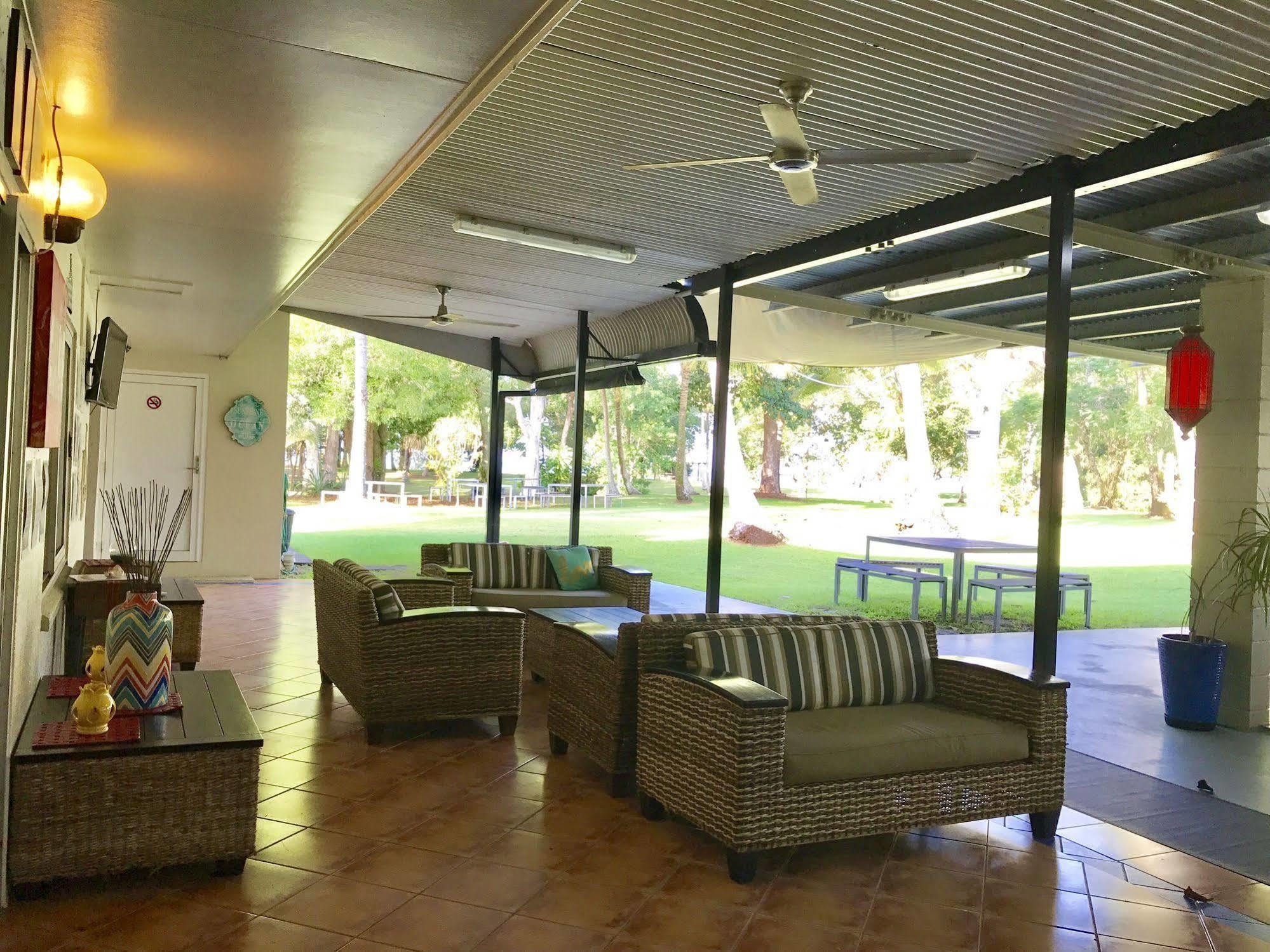 Bramston Beach Motel 외부 사진